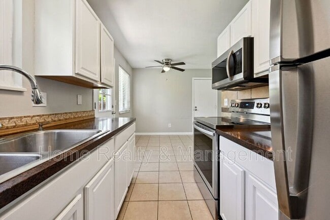 Building Photo - 10444 Hoyt Ct