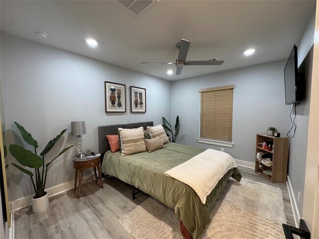 Building Photo - 14413 Celestial Ln