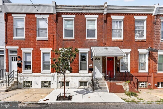 Building Photo - 1829 McClellan St