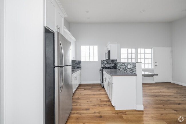 2BR, 1BA - 850SF - Kitchen - 10202-10206 S 10th Ave, LLC