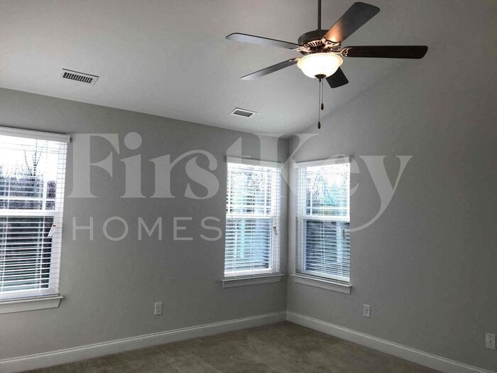Building Photo - 1433 Paulonia Way