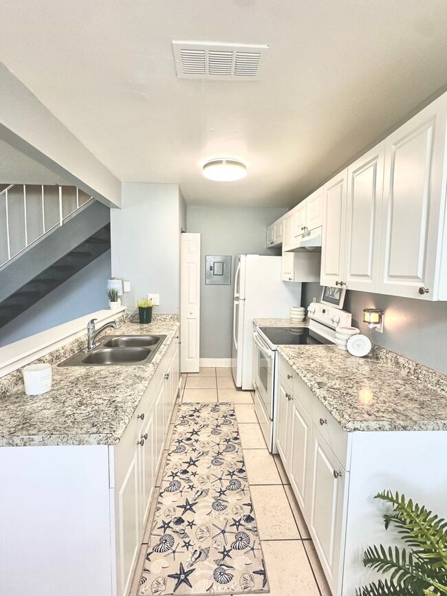 Primary Photo - Now Leasing: 2-Bedroom Home with Garage & ...