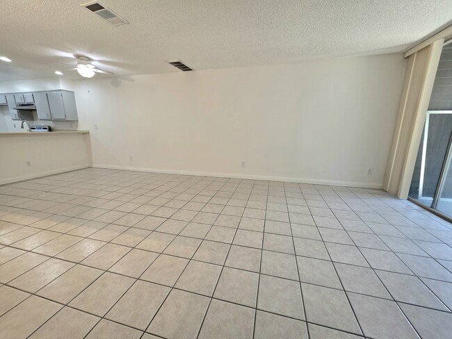 Building Photo - 25369 Pine Creek Ln