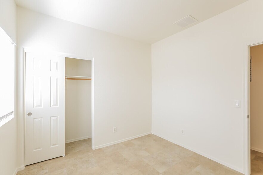 Building Photo - 9127 W Elwood St