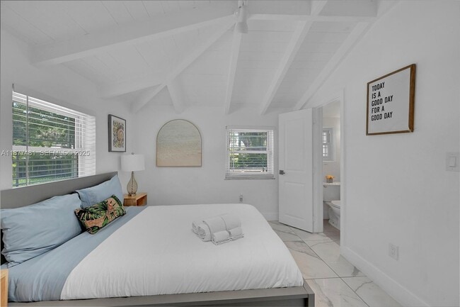 Building Photo - 15 NE 95th St