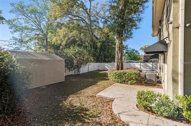 Building Photo - 210 N East St