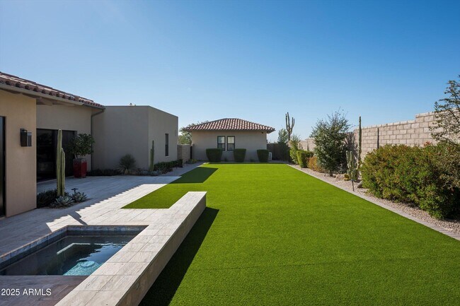 Building Photo - 8900 E Sands Dr