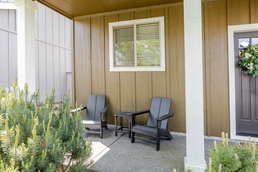 Building Photo - 63121 De Haviland Ct
