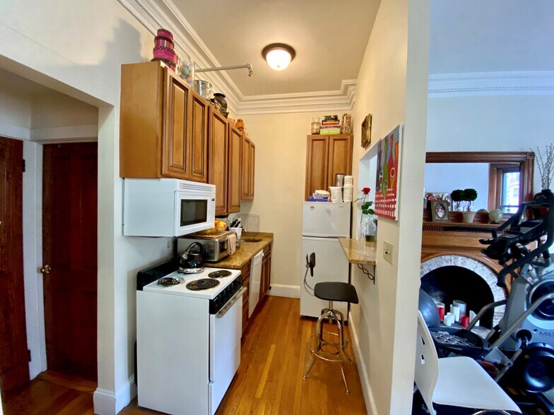Primary Photo - 457 Beacon St