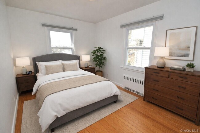 Building Photo - 34 Chestnut St