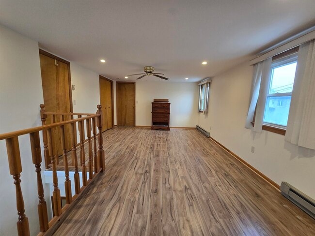 Building Photo - 701 4th St