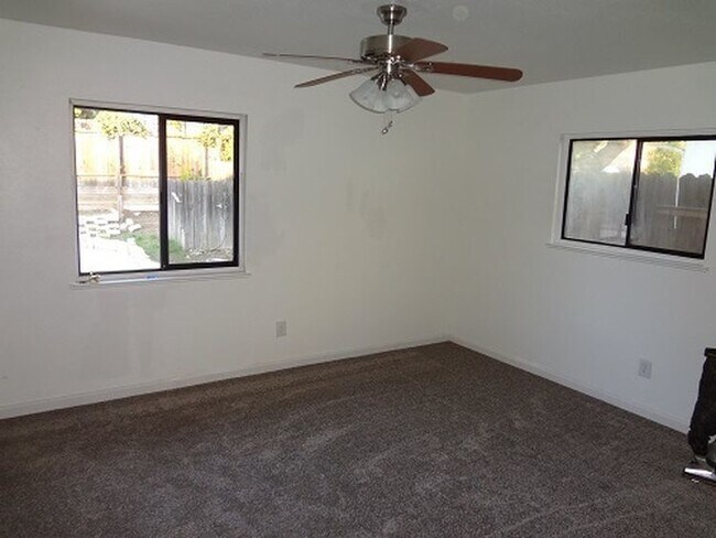 Building Photo - COMING SOON! 3 bedroom 2 bath home in Citr...