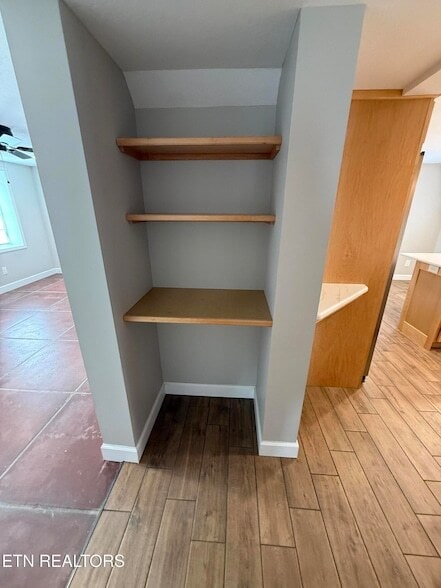 Building Photo - 212 Oak Rd