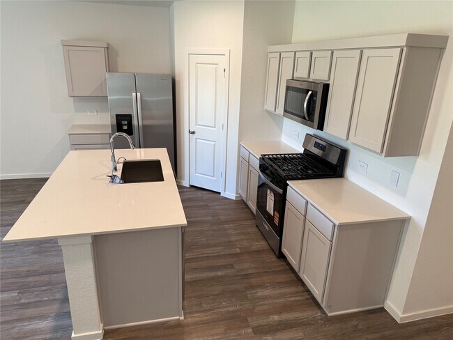 Building Photo - 23548 Skyward Ln