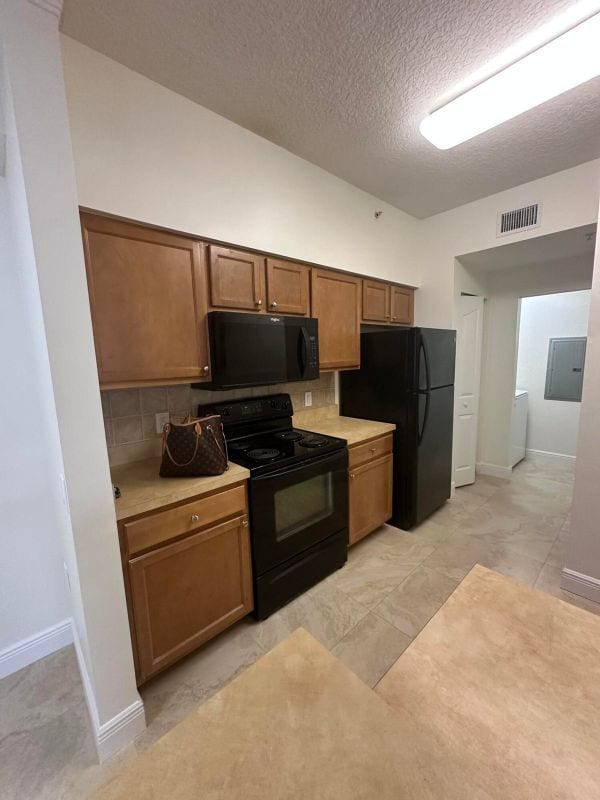 Building Photo - 9901 Baywinds Blvd