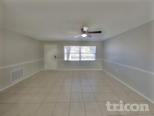 Building Photo - 6320 Moog Rd