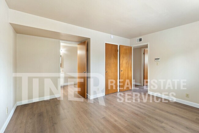 Building Photo - 2267 La Grama Dr