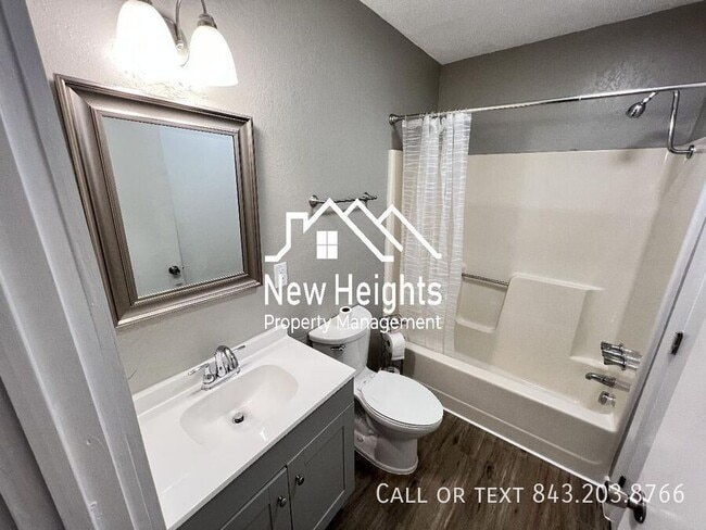 Building Photo - 3317 Proctor St