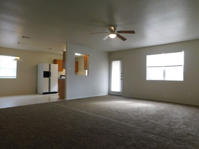 Building Photo - Available NOW!!!! Gorgeous 1 story, 3 bedroom, 2 bath, 1 car garage home. Spacious living room an...