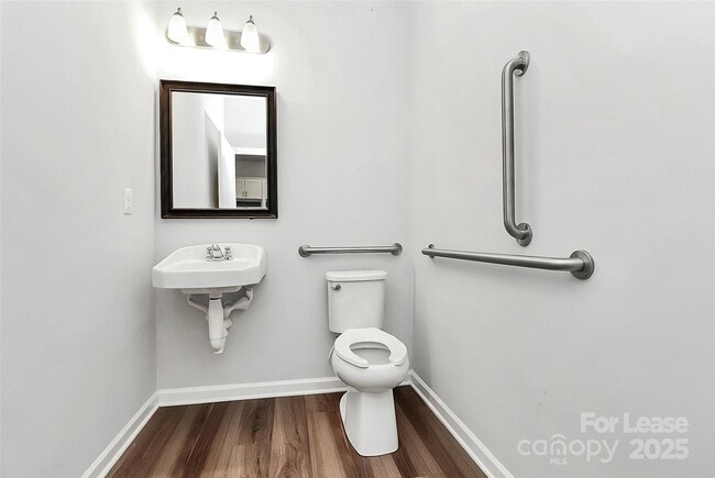 Building Photo - 720 Herlong Ave