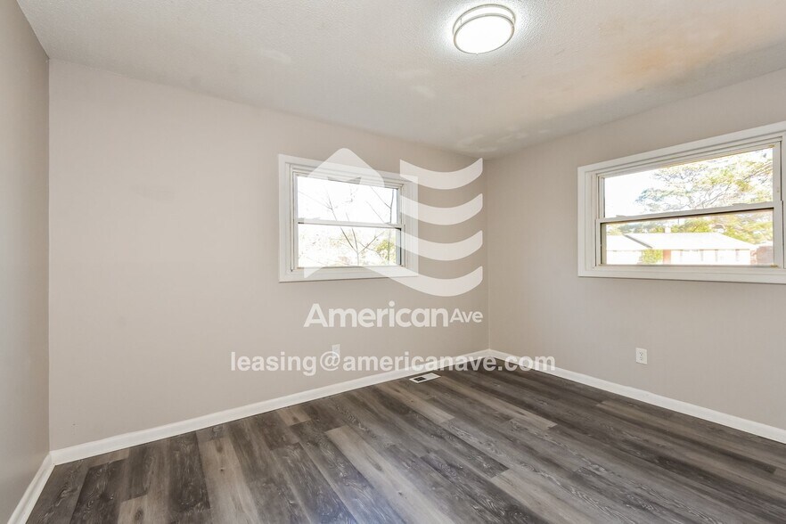 Building Photo - 1502 Whiteford Rd