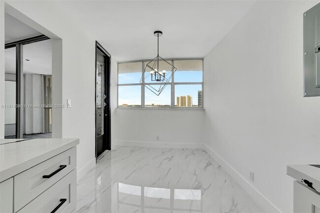 Building Photo - 100 Golden Isles Dr