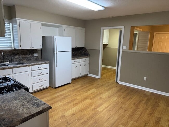 Building Photo - 3204 Rose Pl