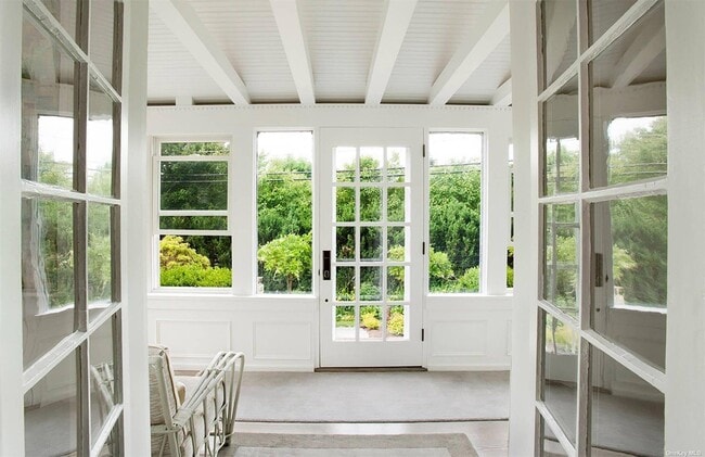 Building Photo - 7 Miller Ln W