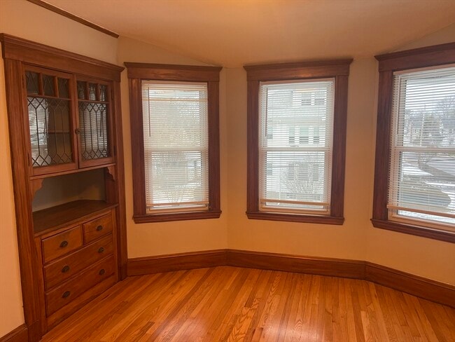 Building Photo - 227 Bellevue St