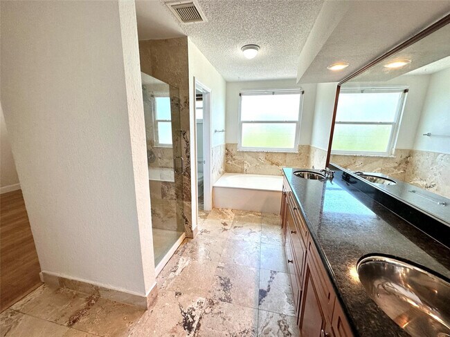 Building Photo - 12624 NW 11th Ct