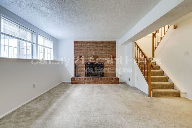 Building Photo - 5328 Larochelle Ct
