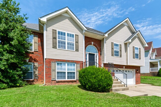 Building Photo - Flagstone Drive