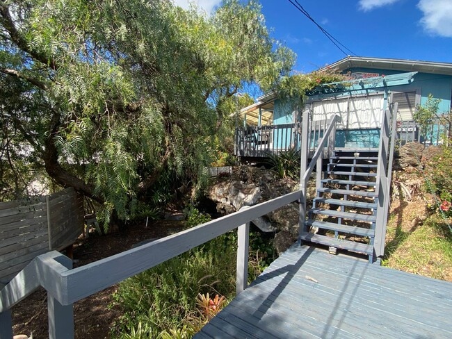 Building Photo - Charming Vintage 3-Bedroom, 1-Bath Home in Waimea