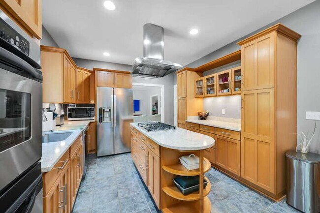 Building Photo - 4 Bedroom Home on 3.65 Acres in Moseley – Available September 22nd – $3,500/mo