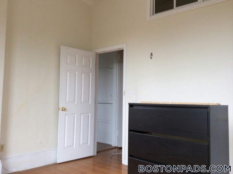 Building Photo - 41 Bay State Rd