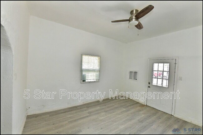 Building Photo - 1908A Olive Ave !!
