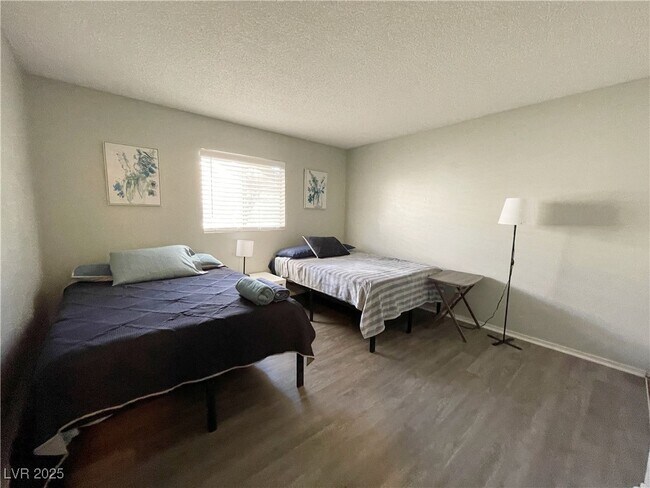 Building Photo - 1617 Cordoba Ln