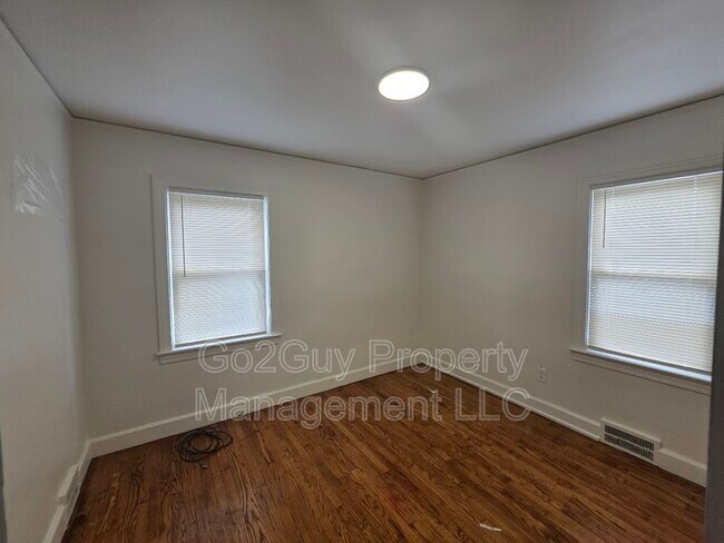 Building Photo - 5728 Bedford St