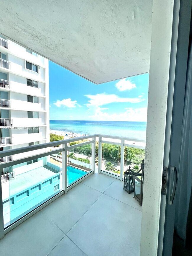 Building Photo - 6917 Collins Ave