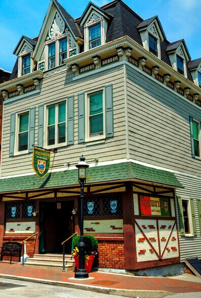 Building Photo - 982 Hatch St