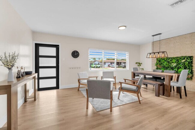 Building Photo - 8225 SW 39th St