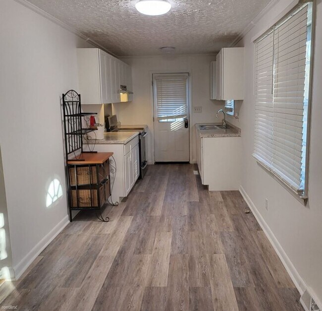 Building Photo - 3 br, 1 bath House - 933 Fort Lee Road .