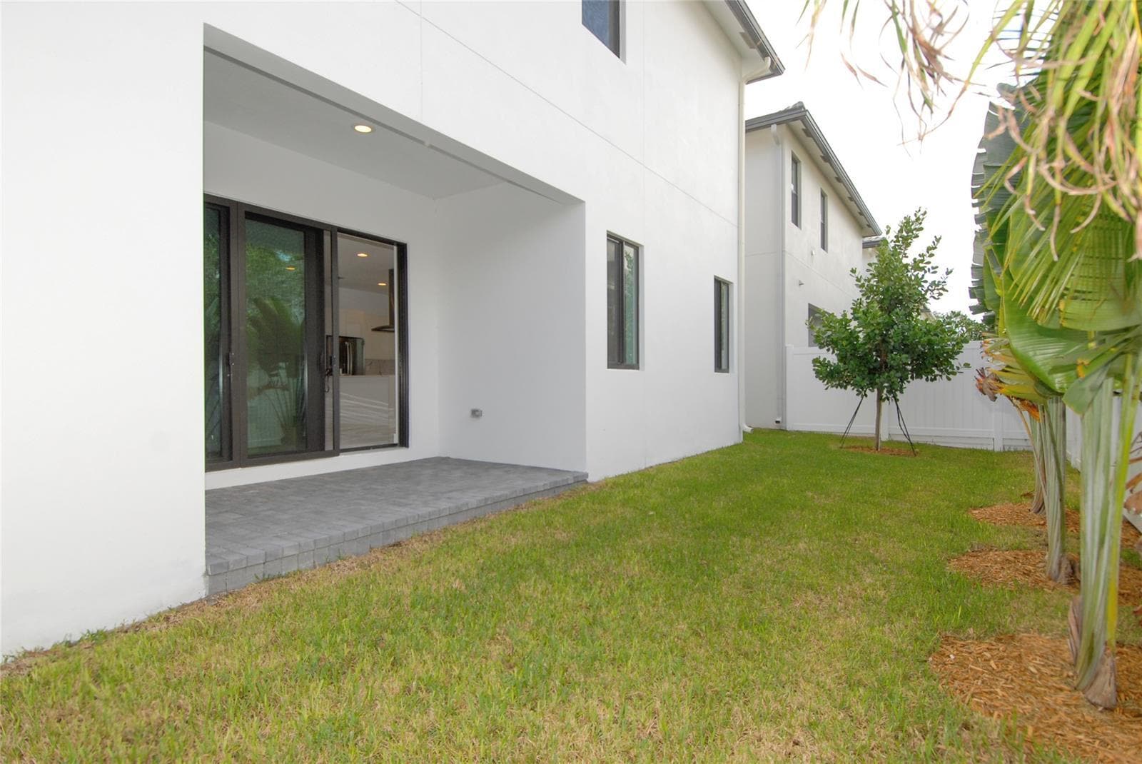 Building Photo - 1435 SW 23rd St