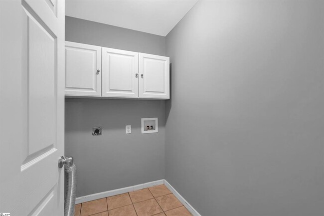Building Photo - Mauldin, 3BD/2.5BA. 1610SF
