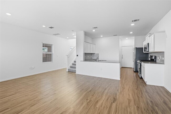 Building Photo - 7317 Spotted Leaf Wy