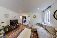 Building Photo - 213 Hawaii Ave NE