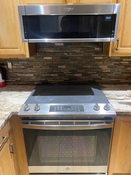 Building Photo - 627 S Depew St