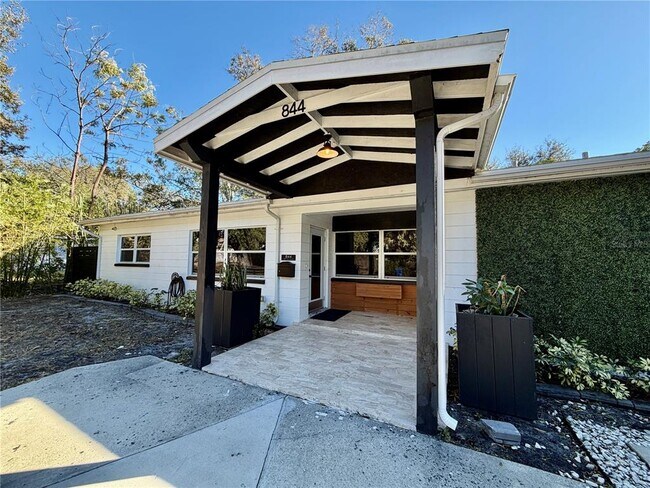 Building Photo - 844 35th Ave S