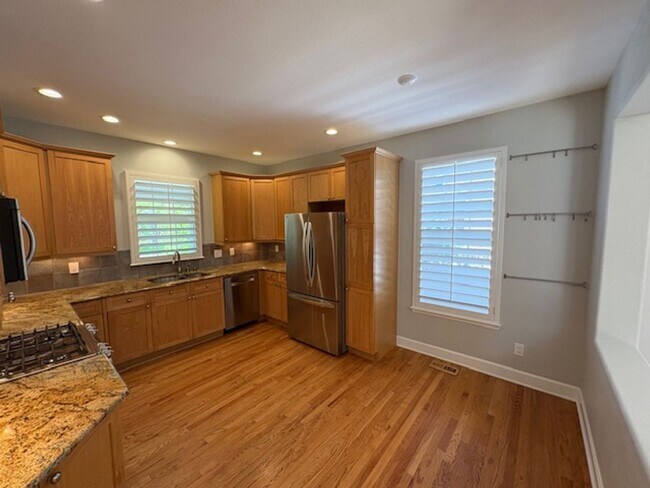 Building Photo - Wow - Lowry Stunner!  4 bed, 3.5 Bath, Fin...