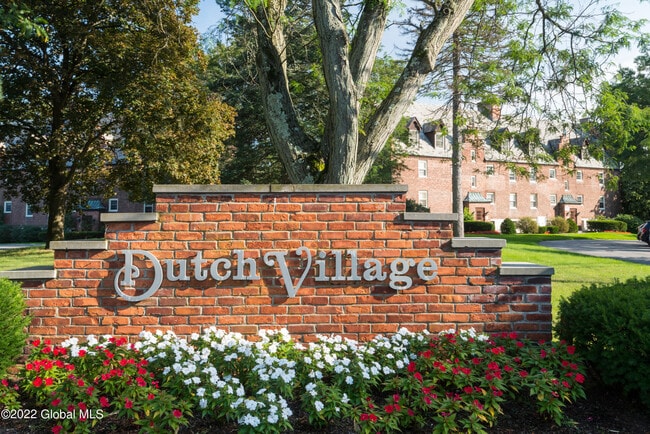 Building Photo - 195 Van Rensselaer Blvd